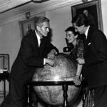 Entrepreneur and balloon pilot Arnold Eiloart lived in Ajijic in the early 1950s