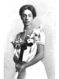 Gwendolen Overton, c 1903 [Ancestry]
