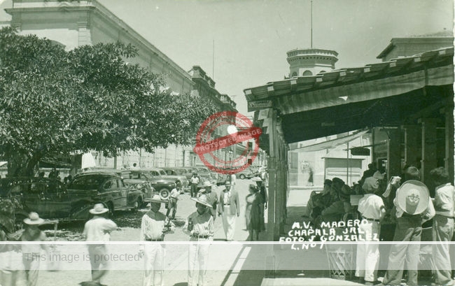 Jesús González. c 1945. Lakefront bar (right) in front of tower of Villa Ana Victoria (demolished a few years later)